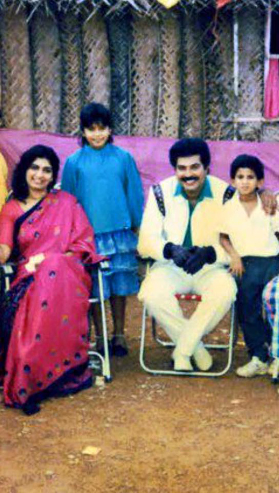 https://onlookersmedia.in/wp-content/uploads/2016/05/Mammootty-family-photos-Wife-Daughter-Son-18.jpg