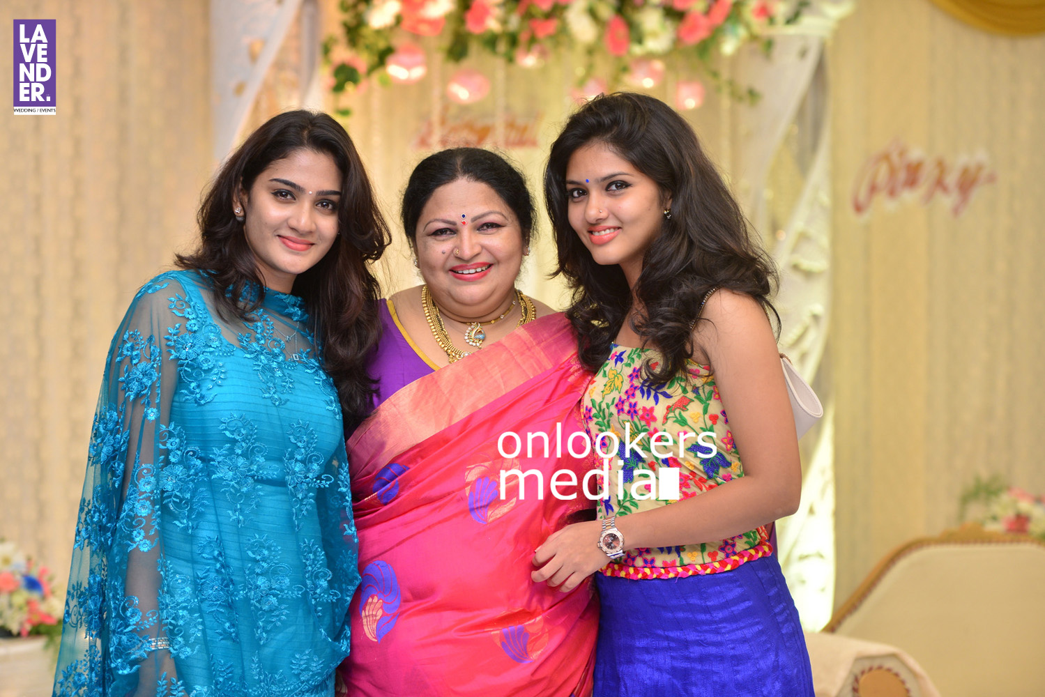 https://onlookersmedia.in/wp-content/uploads/2016/05/Ponnamma-Babu-daughter-Pinky-Alphonsa-wedding-engagement-112.jpg