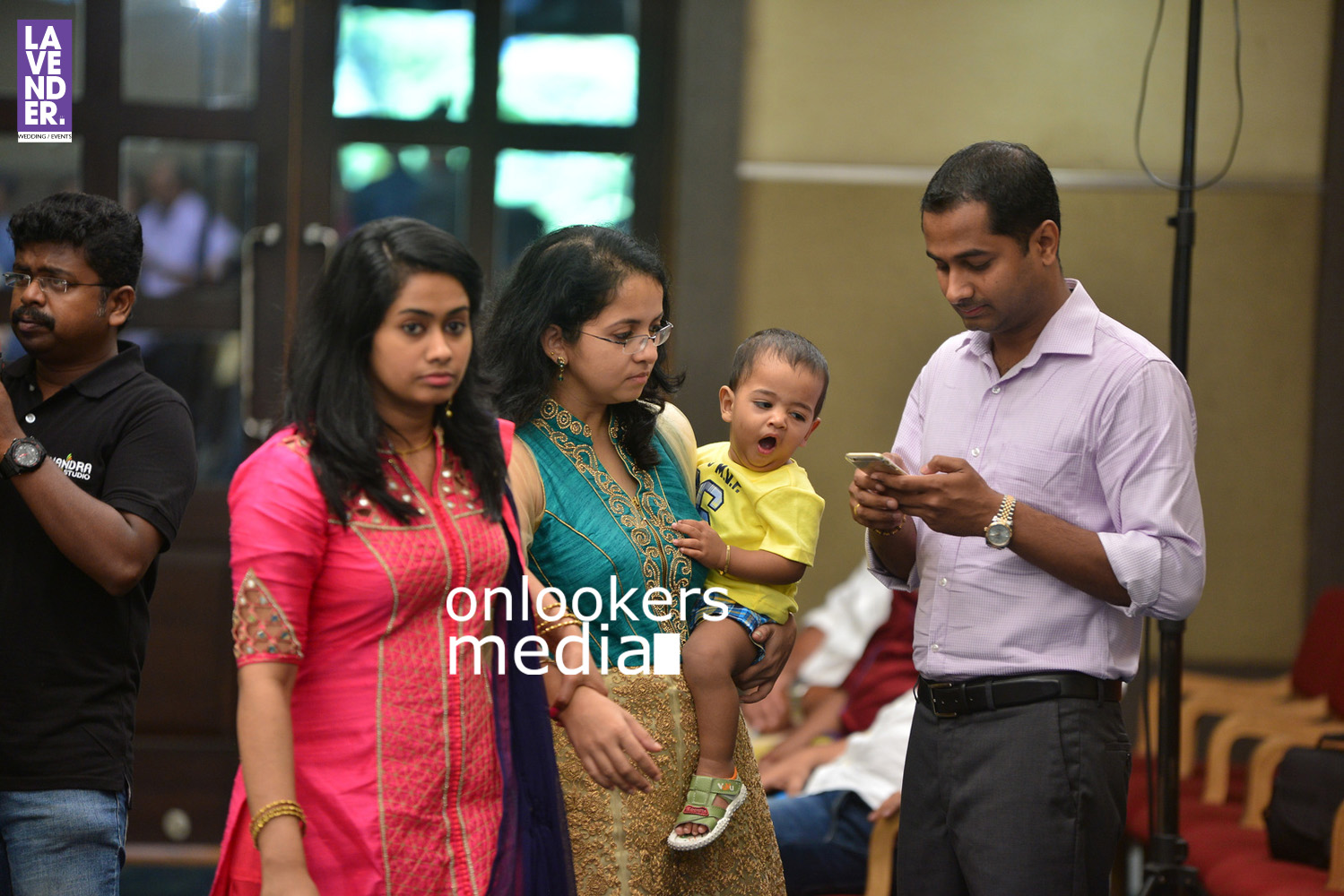 https://onlookersmedia.in/wp-content/uploads/2016/05/Ponnamma-Babu-daughter-Pinky-Alphonsa-wedding-engagement-118.jpg