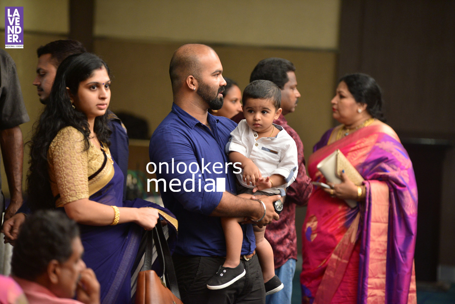 https://onlookersmedia.in/wp-content/uploads/2016/05/Ponnamma-Babu-daughter-Pinky-Alphonsa-wedding-engagement-127.jpg