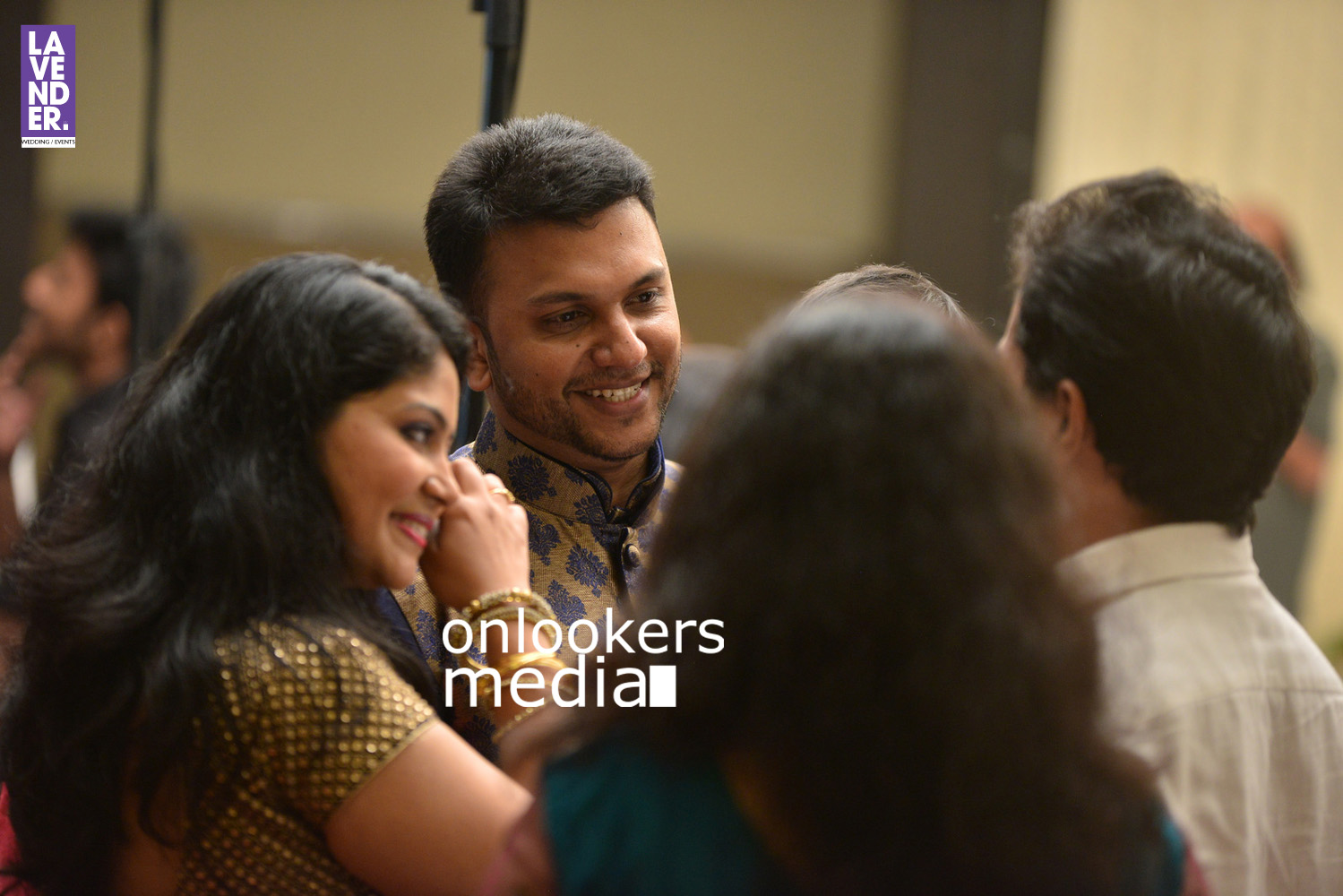 https://onlookersmedia.in/wp-content/uploads/2016/05/Ponnamma-Babu-daughter-Pinky-Alphonsa-wedding-engagement-128.jpg