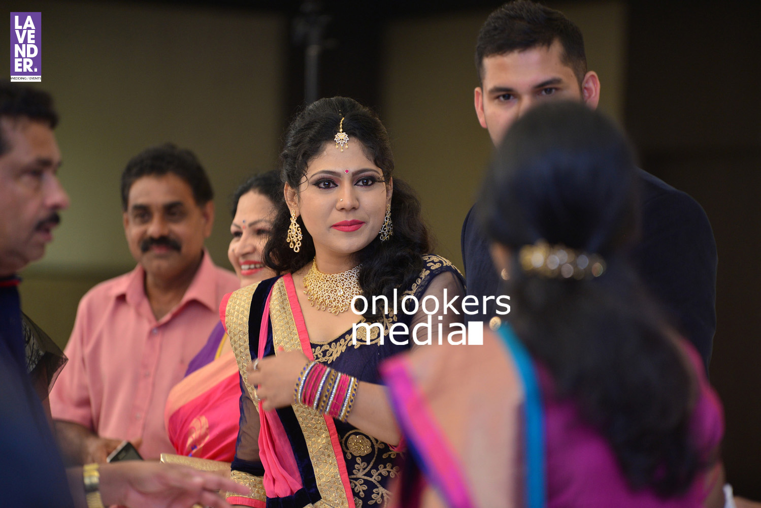 https://onlookersmedia.in/wp-content/uploads/2016/05/Ponnamma-Babu-daughter-Pinky-Alphonsa-wedding-engagement-144.jpg