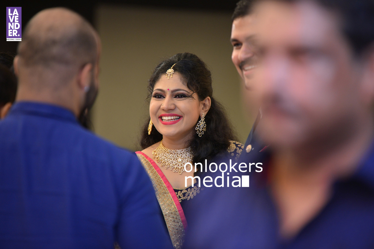 https://onlookersmedia.in/wp-content/uploads/2016/05/Ponnamma-Babu-daughter-Pinky-Alphonsa-wedding-engagement-147.jpg