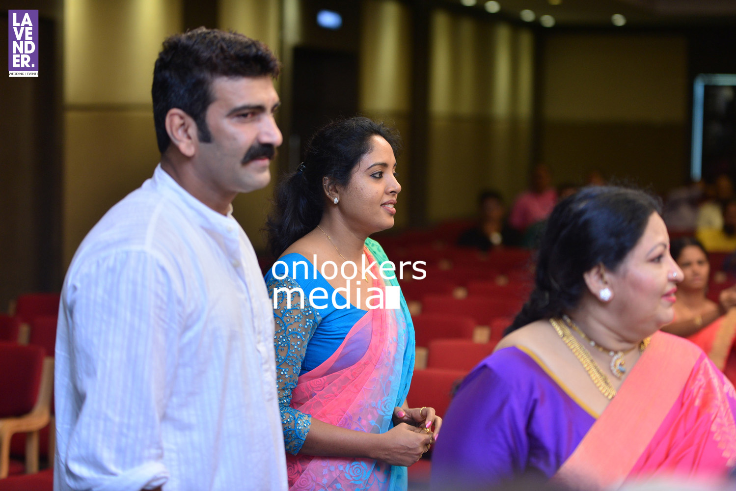 https://onlookersmedia.in/wp-content/uploads/2016/05/Ponnamma-Babu-daughter-Pinky-Alphonsa-wedding-engagement-149.jpg