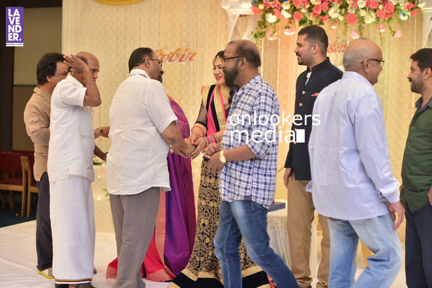 https://onlookersmedia.in/wp-content/uploads/2016/05/Ponnamma-Babu-daughter-Pinky-Alphonsa-wedding-engagement-165.jpg