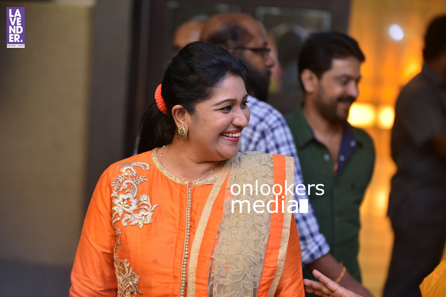 https://onlookersmedia.in/wp-content/uploads/2016/05/Ponnamma-Babu-daughter-Pinky-Alphonsa-wedding-engagement-167.jpg