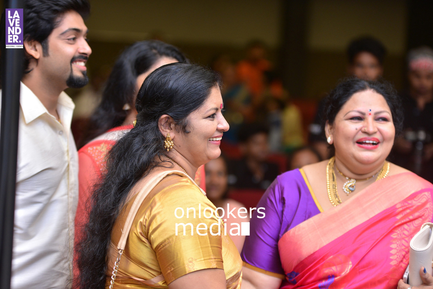 https://onlookersmedia.in/wp-content/uploads/2016/05/Ponnamma-Babu-daughter-Pinky-Alphonsa-wedding-engagement-181.jpg