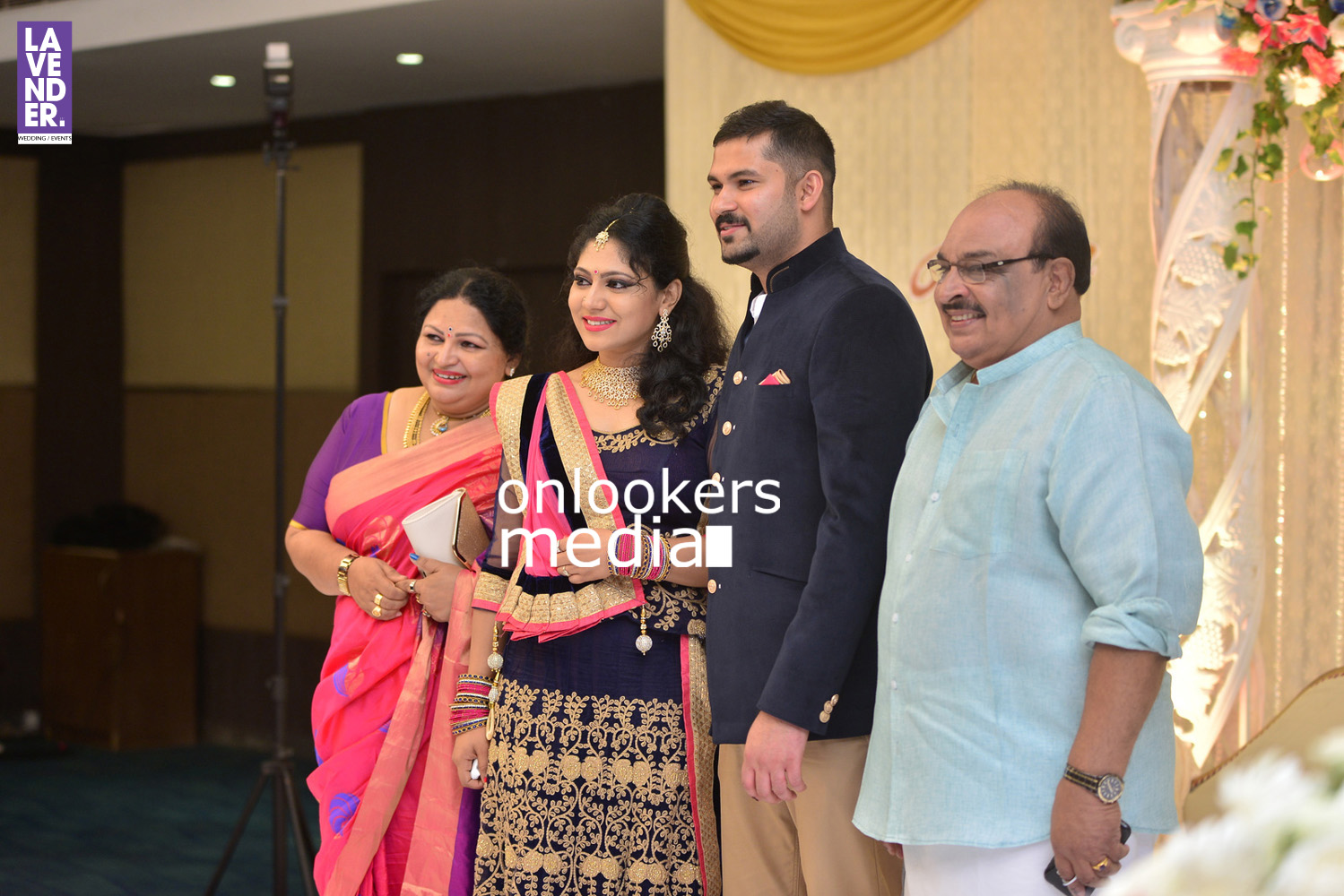 https://onlookersmedia.in/wp-content/uploads/2016/05/Ponnamma-Babu-daughter-Pinky-Alphonsa-wedding-engagement-182.jpg