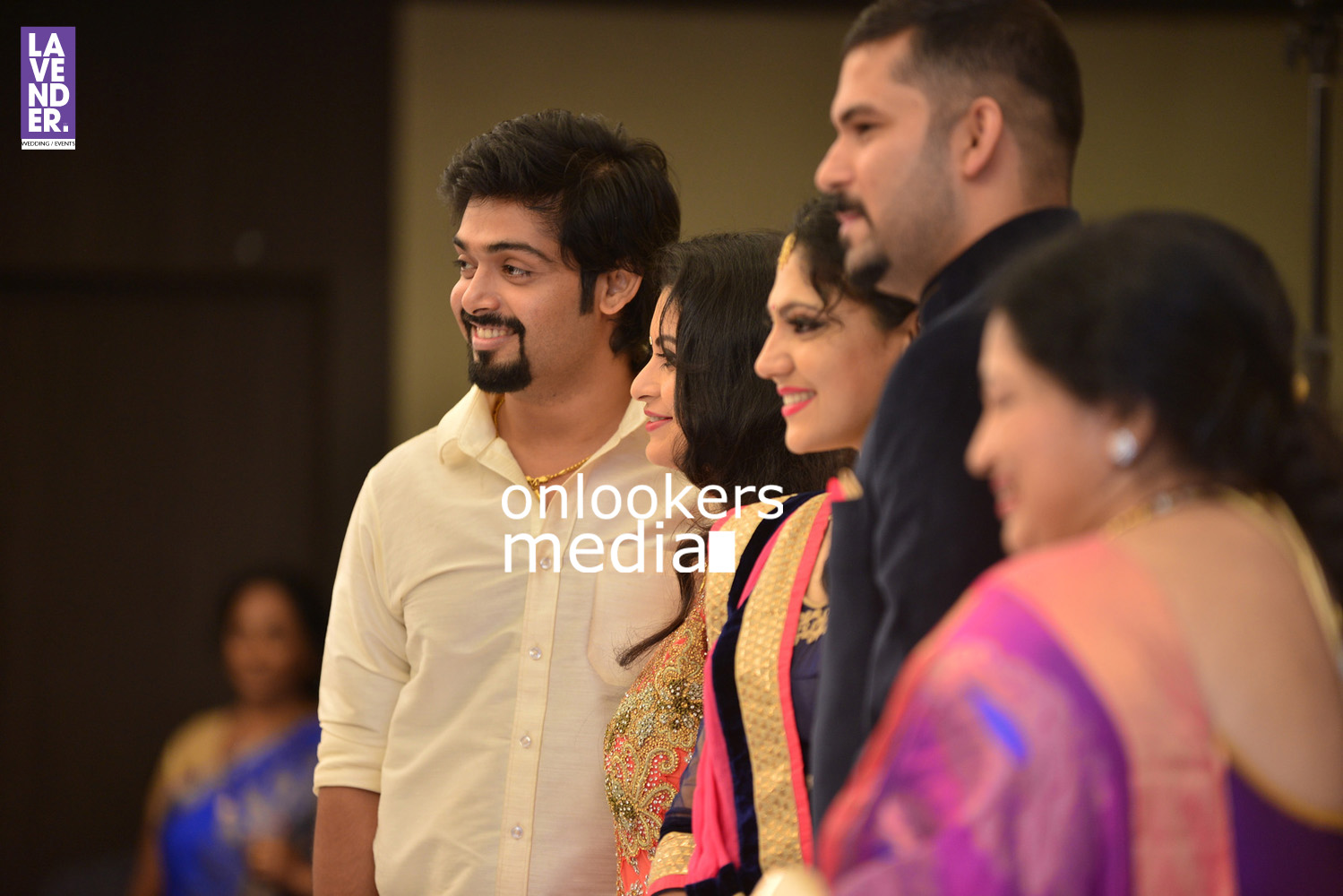 https://onlookersmedia.in/wp-content/uploads/2016/05/Ponnamma-Babu-daughter-Pinky-Alphonsa-wedding-engagement-185.jpg
