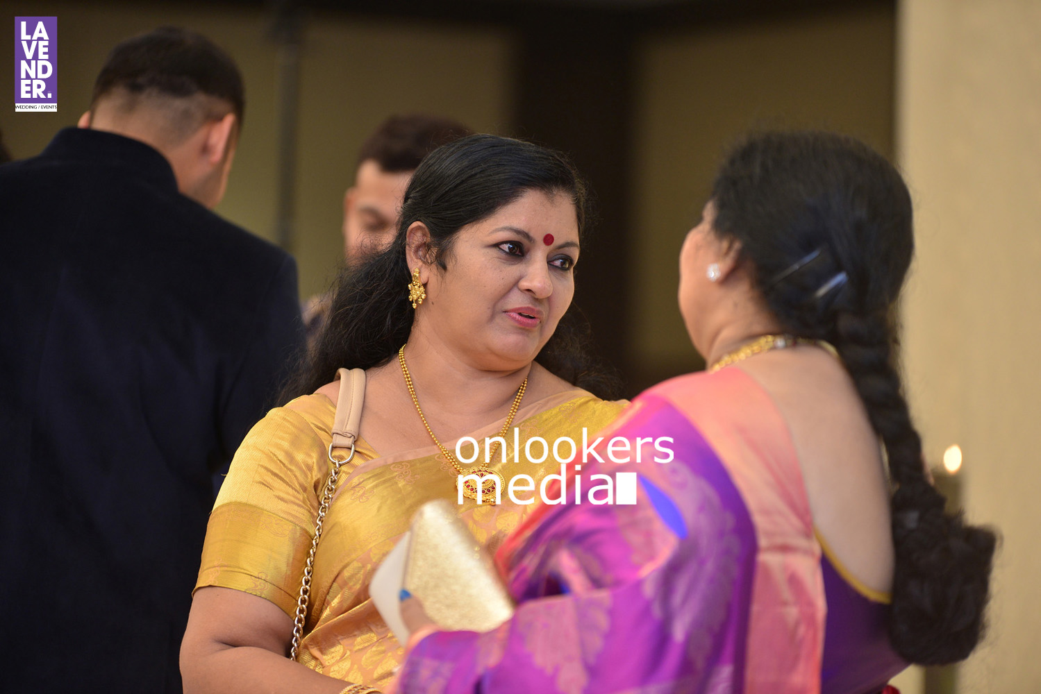 https://onlookersmedia.in/wp-content/uploads/2016/05/Ponnamma-Babu-daughter-Pinky-Alphonsa-wedding-engagement-187.jpg