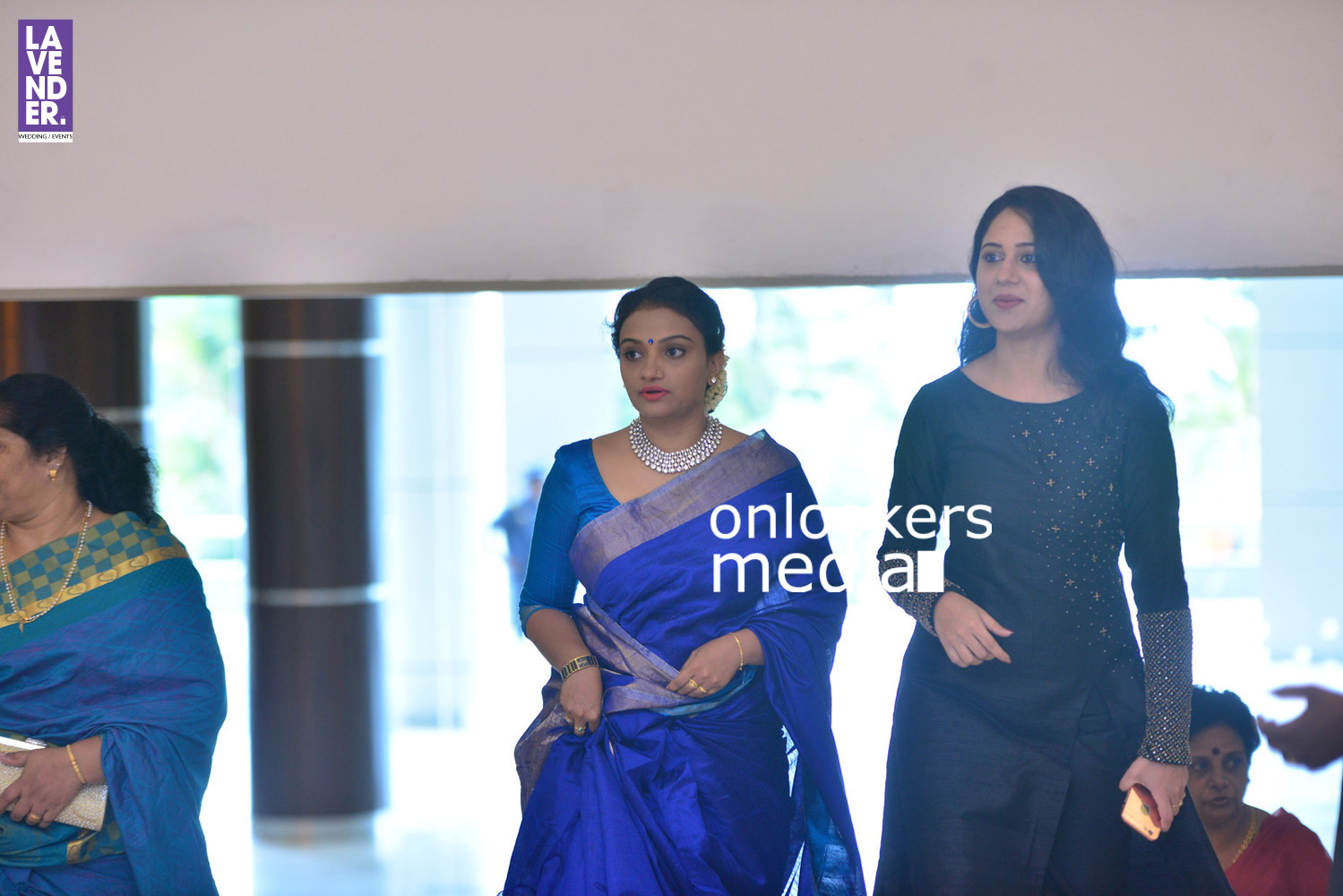 https://onlookersmedia.in/wp-content/uploads/2016/05/Ponnamma-Babu-daughter-Pinky-Alphonsa-wedding-engagement-2.jpg