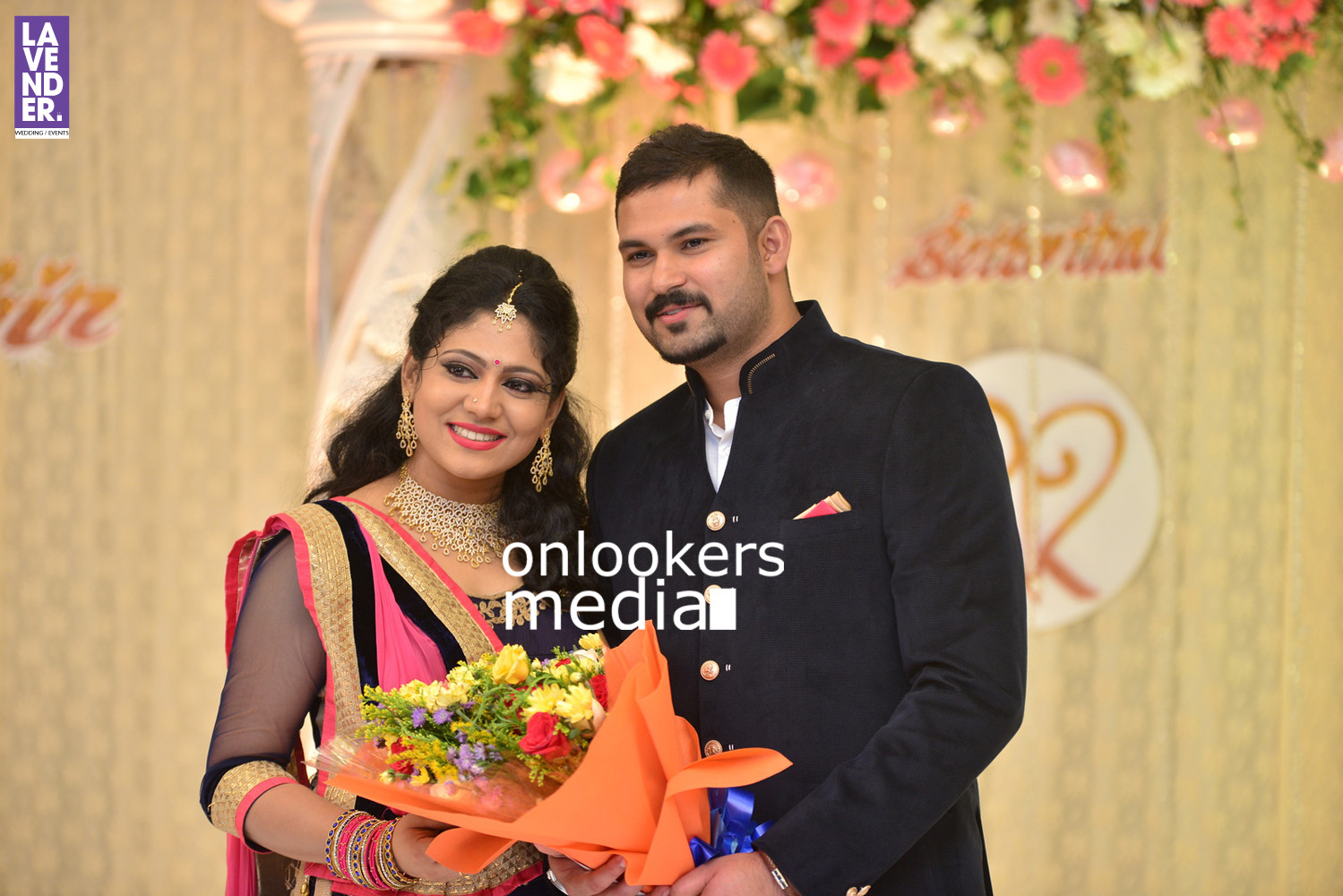 https://onlookersmedia.in/wp-content/uploads/2016/05/Ponnamma-Babu-daughter-Pinky-Alphonsa-wedding-engagement-214.jpg