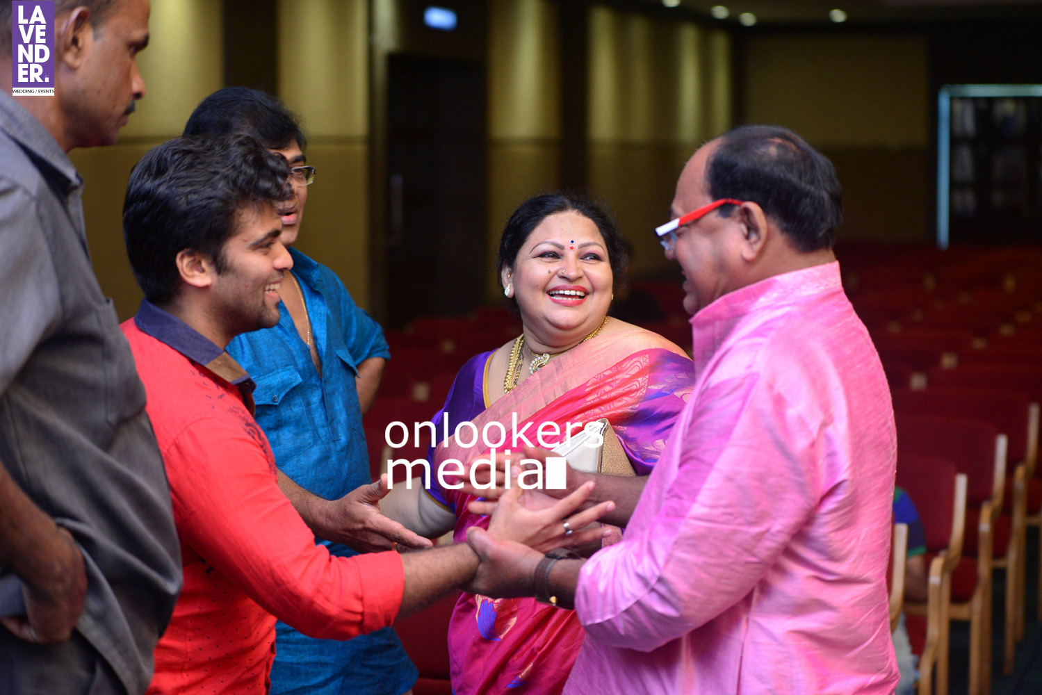 https://onlookersmedia.in/wp-content/uploads/2016/05/Ponnamma-Babu-daughter-Pinky-Alphonsa-wedding-engagement-217.jpg