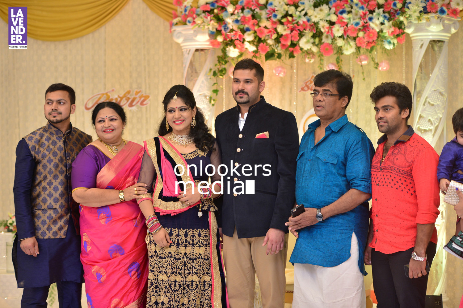 https://onlookersmedia.in/wp-content/uploads/2016/05/Ponnamma-Babu-daughter-Pinky-Alphonsa-wedding-engagement-221.jpg
