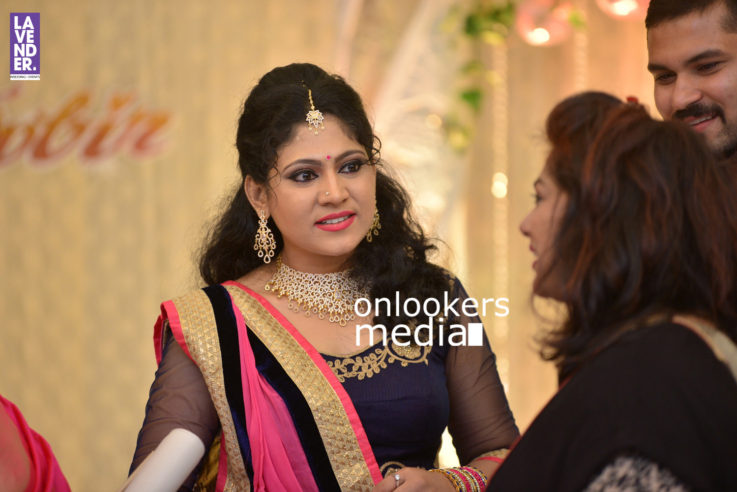 https://onlookersmedia.in/wp-content/uploads/2016/05/Ponnamma-Babu-daughter-Pinky-Alphonsa-wedding-engagement-234.jpg