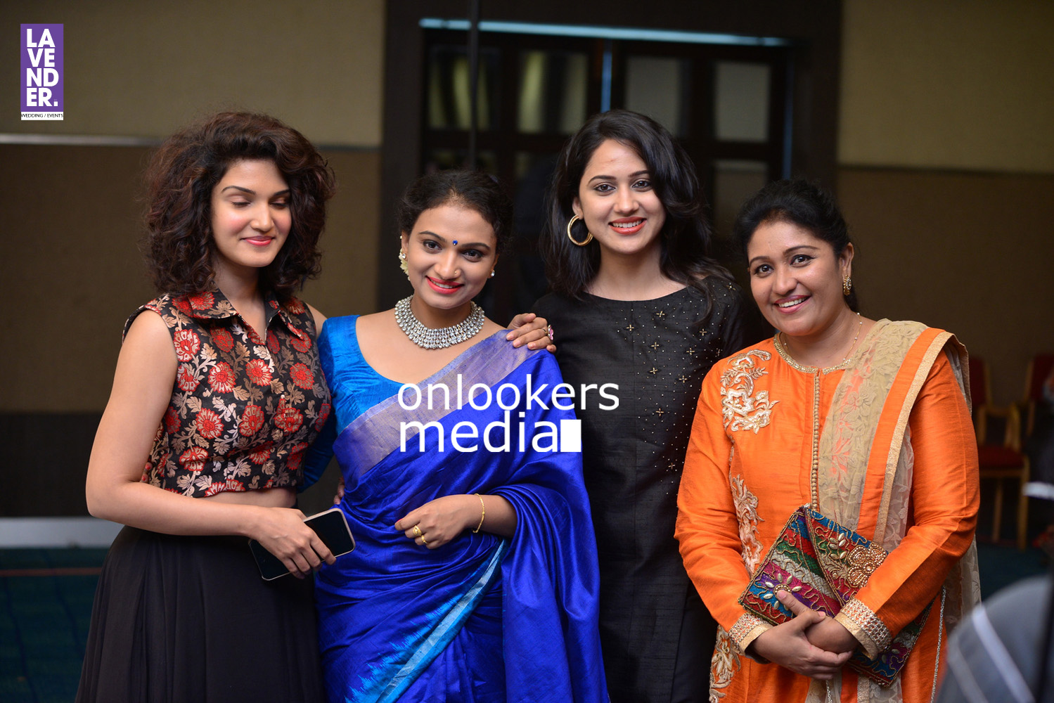 https://onlookersmedia.in/wp-content/uploads/2016/05/Ponnamma-Babu-daughter-Pinky-Alphonsa-wedding-engagement-241.jpg