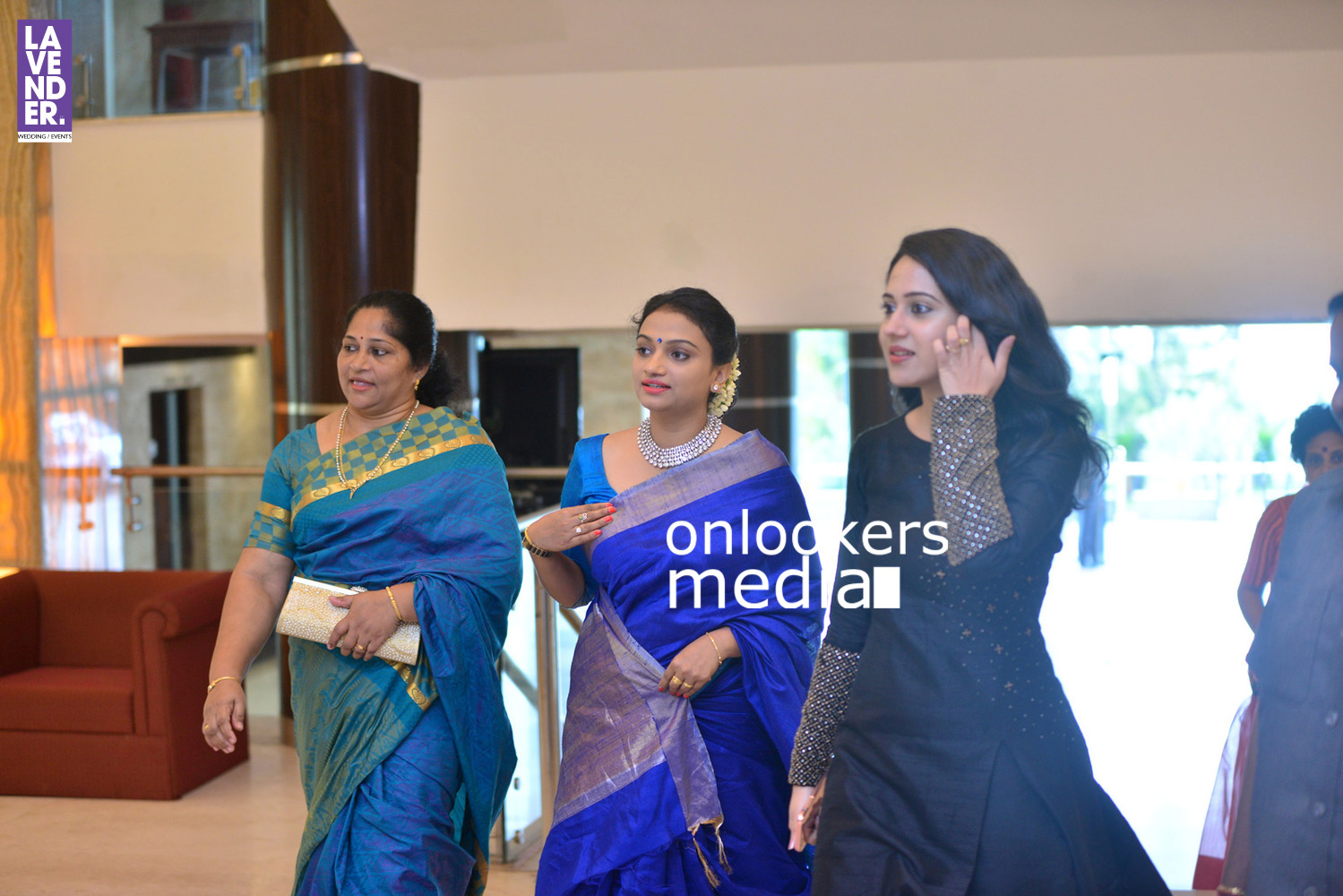 https://onlookersmedia.in/wp-content/uploads/2016/05/Ponnamma-Babu-daughter-Pinky-Alphonsa-wedding-engagement-5.jpg