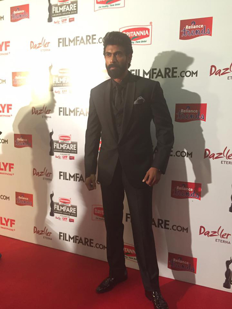 https://onlookersmedia.in/wp-content/uploads/2016/06/Filmfare-awards-2016-stills-photos-10.jpg