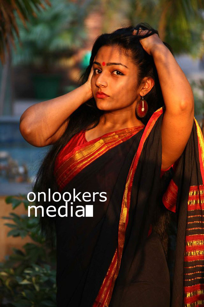 http://onlookersmedia.in/wp-content/uploads/2016/07/Anuraga-Karikkin-Vellam-actress-Rajisha-Vijayan-stills-photos-17.jpg