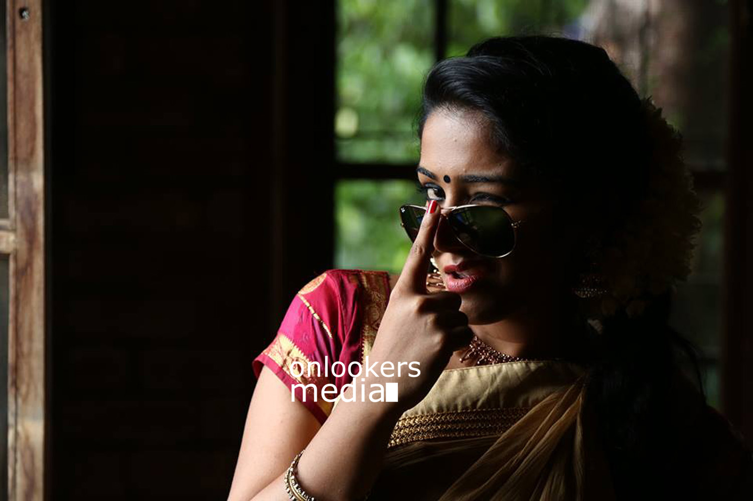 http://onlookersmedia.in/wp-content/uploads/2016/07/Anuraga-Karikkin-Vellam-actress-Rajisha-Vijayan-stills-photos-23.jpg