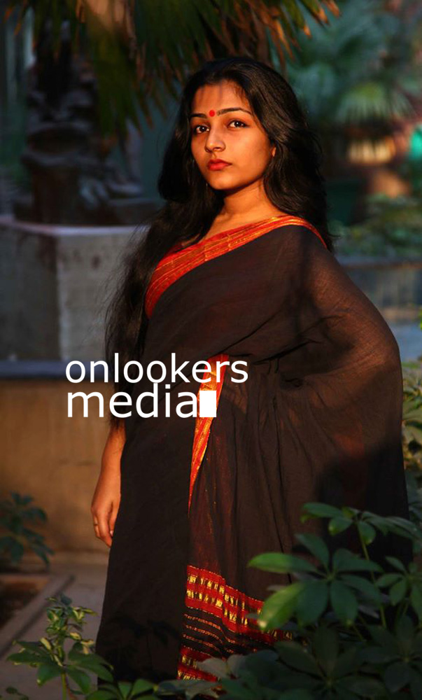 http://onlookersmedia.in/wp-content/uploads/2016/07/Anuraga-Karikkin-Vellam-actress-Rajisha-Vijayan-stills-photos-32.jpg