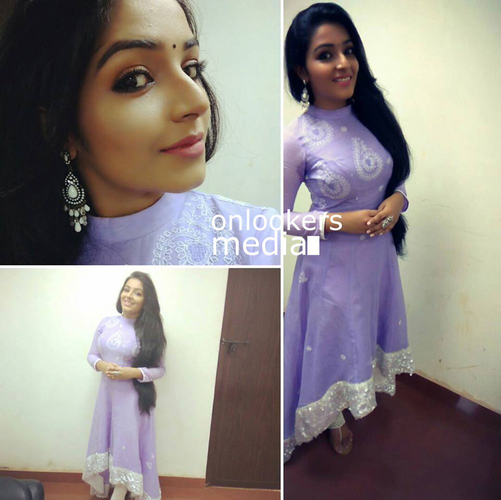 http://onlookersmedia.in/wp-content/uploads/2016/07/Anuraga-Karikkin-Vellam-actress-Rajisha-Vijayan-stills-photos-33.jpg