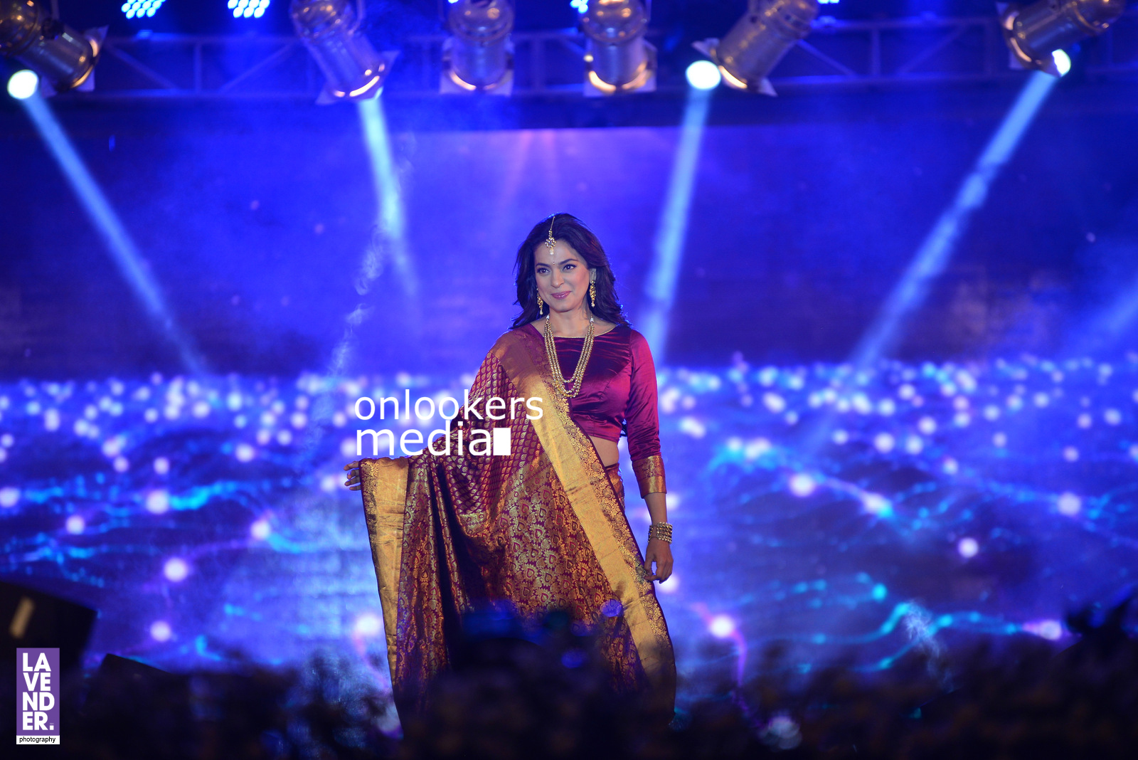 Juhi Chawla Saptamukhi 2016 Mahalekshmi Silks fashion show