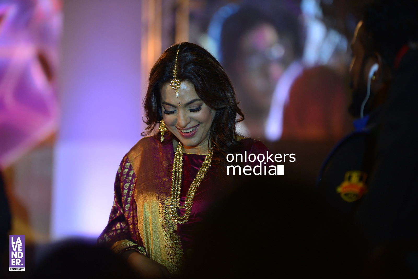 https://onlookersmedia.in/wp-content/uploads/2016/07/Juhi-Chawla-Saptamukhi-2016-Mahalekshmi-Silks-fashion-show-58.jpg