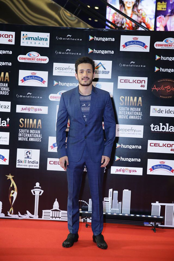 https://onlookersmedia.in/wp-content/uploads/2016/07/SIIMA-Awards-2016-Stills-Photos-23.jpg