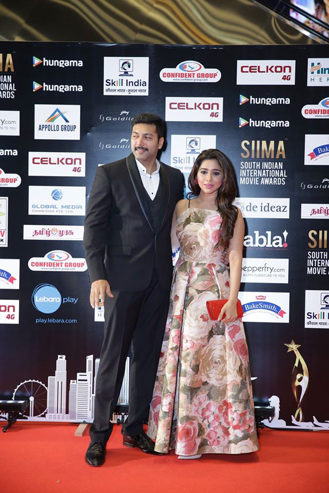 https://onlookersmedia.in/wp-content/uploads/2016/07/SIIMA-Awards-2016-Stills-Photos-27.jpg