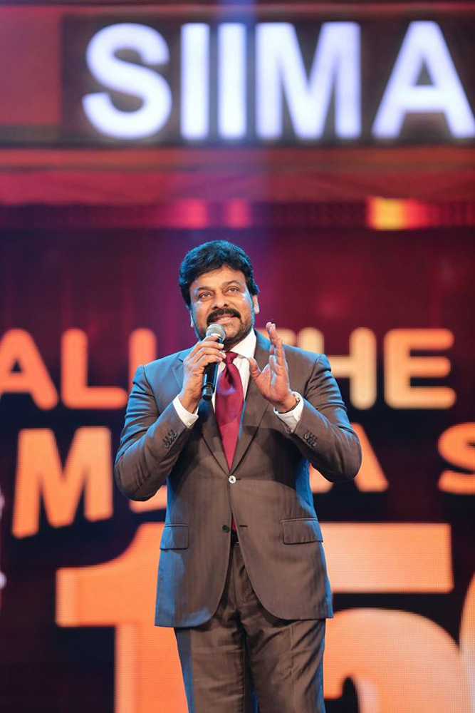 https://onlookersmedia.in/wp-content/uploads/2016/07/SIIMA-Awards-2016-Stills-Photos-57.jpg