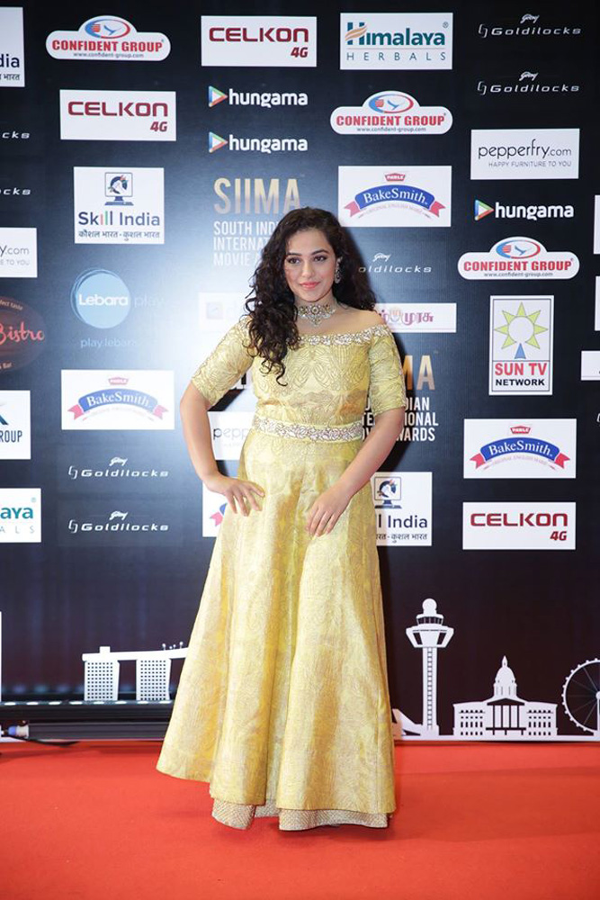 https://onlookersmedia.in/wp-content/uploads/2016/07/SIIMA-Awards-2016-Stills-Photos-6.jpg