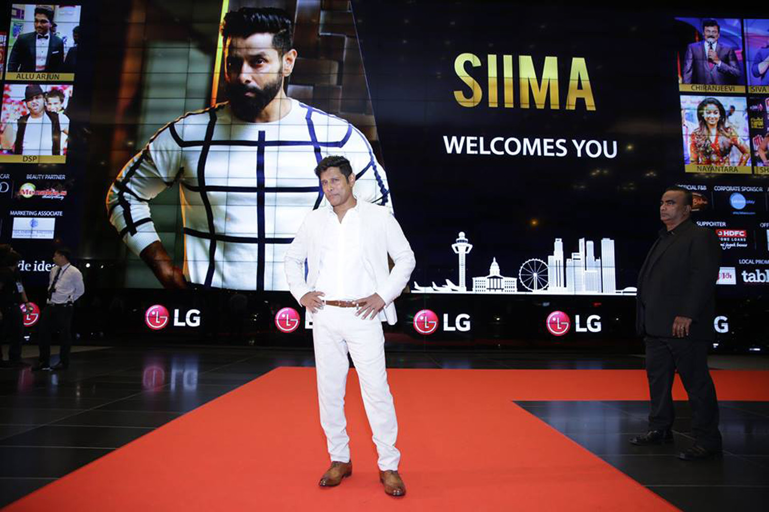 https://onlookersmedia.in/wp-content/uploads/2016/07/SIIMA-Awards-2016-Stills-Photos-64.jpg