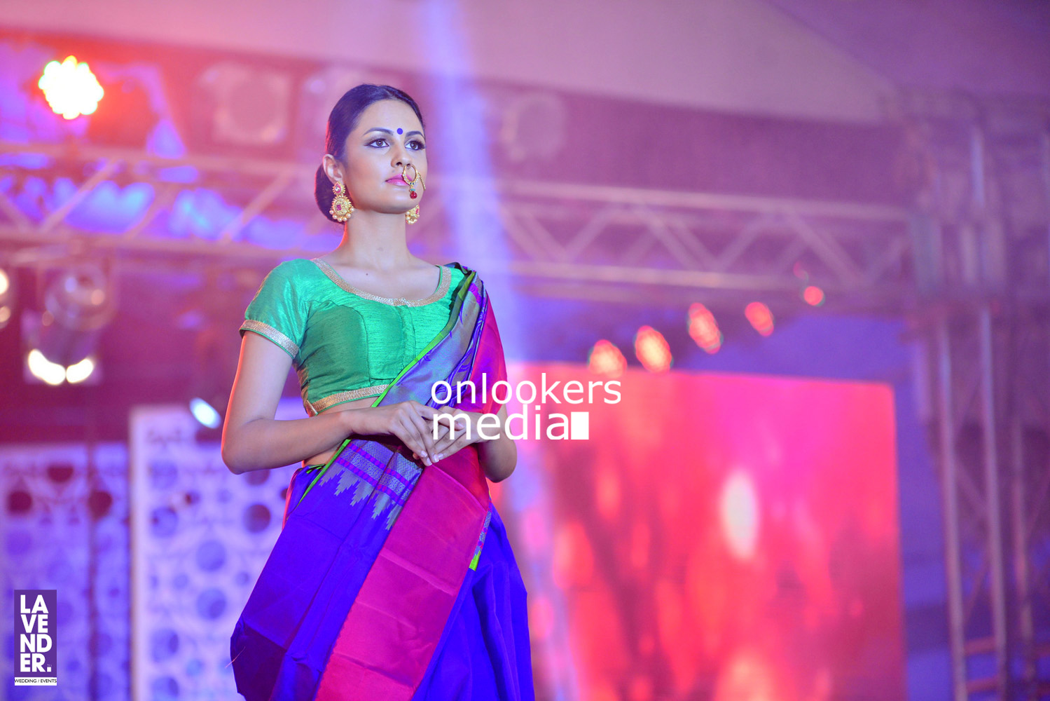 http://onlookersmedia.in/wp-content/uploads/2016/07/Saptamukhi-2016-Mahalekshmi-Silks-fashion-show-stills-photos-101.jpg