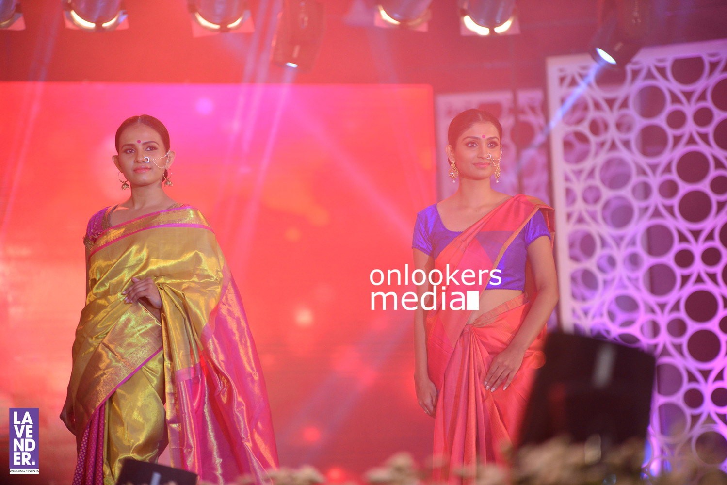 https://onlookersmedia.in/wp-content/uploads/2016/07/Saptamukhi-2016-Mahalekshmi-Silks-fashion-show-stills-photos-112.jpg