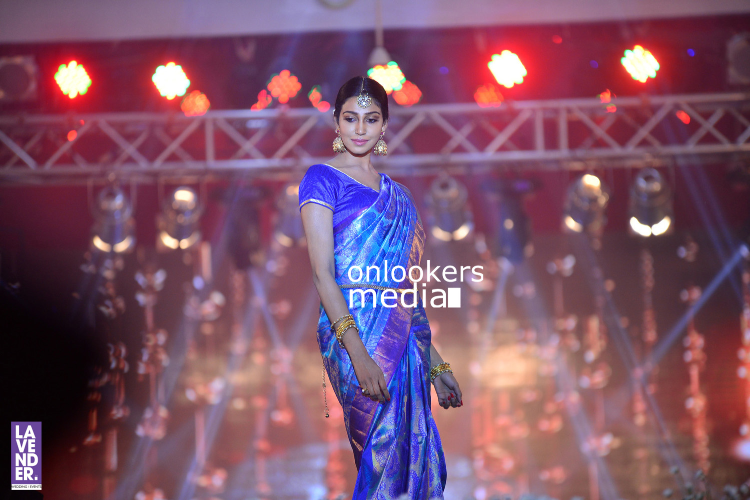 http://onlookersmedia.in/wp-content/uploads/2016/07/Saptamukhi-2016-Mahalekshmi-Silks-fashion-show-stills-photos-16.jpg