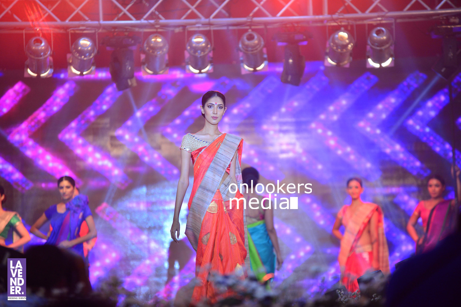 http://onlookersmedia.in/wp-content/uploads/2016/07/Saptamukhi-2016-Mahalekshmi-Silks-fashion-show-stills-photos-167.jpg