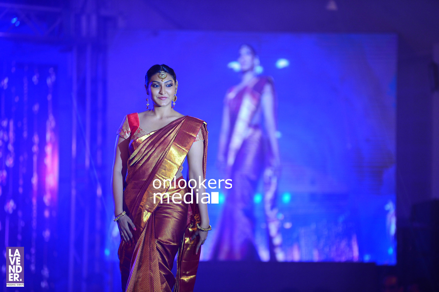 http://onlookersmedia.in/wp-content/uploads/2016/07/Saptamukhi-2016-Mahalekshmi-Silks-fashion-show-stills-photos-19.jpg