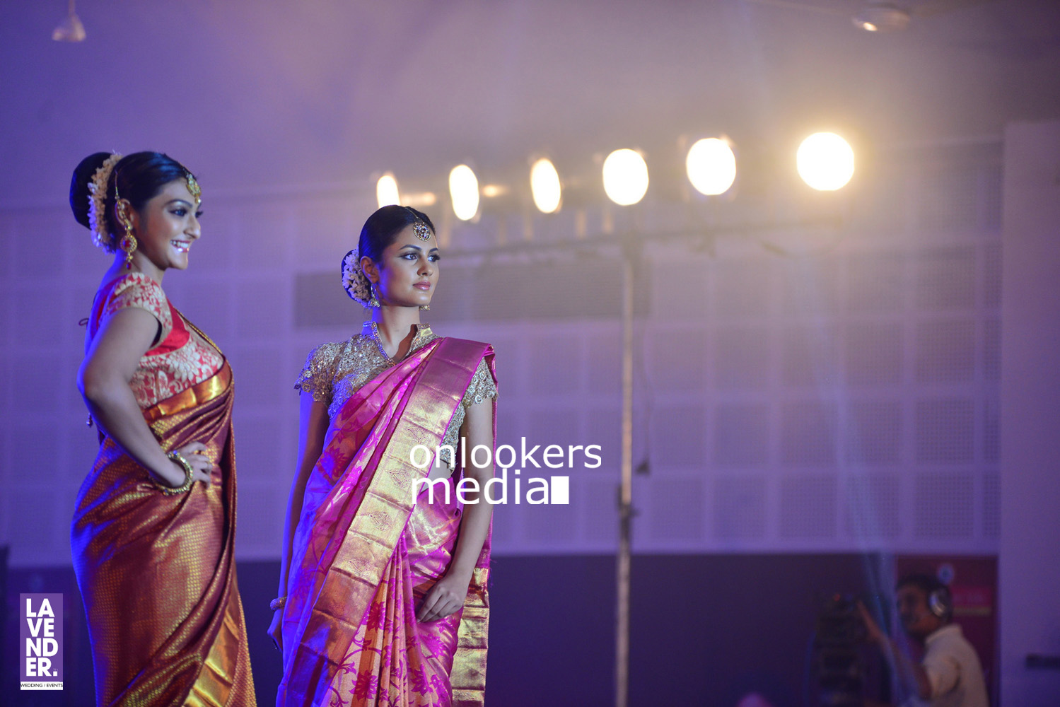 http://onlookersmedia.in/wp-content/uploads/2016/07/Saptamukhi-2016-Mahalekshmi-Silks-fashion-show-stills-photos-21.jpg