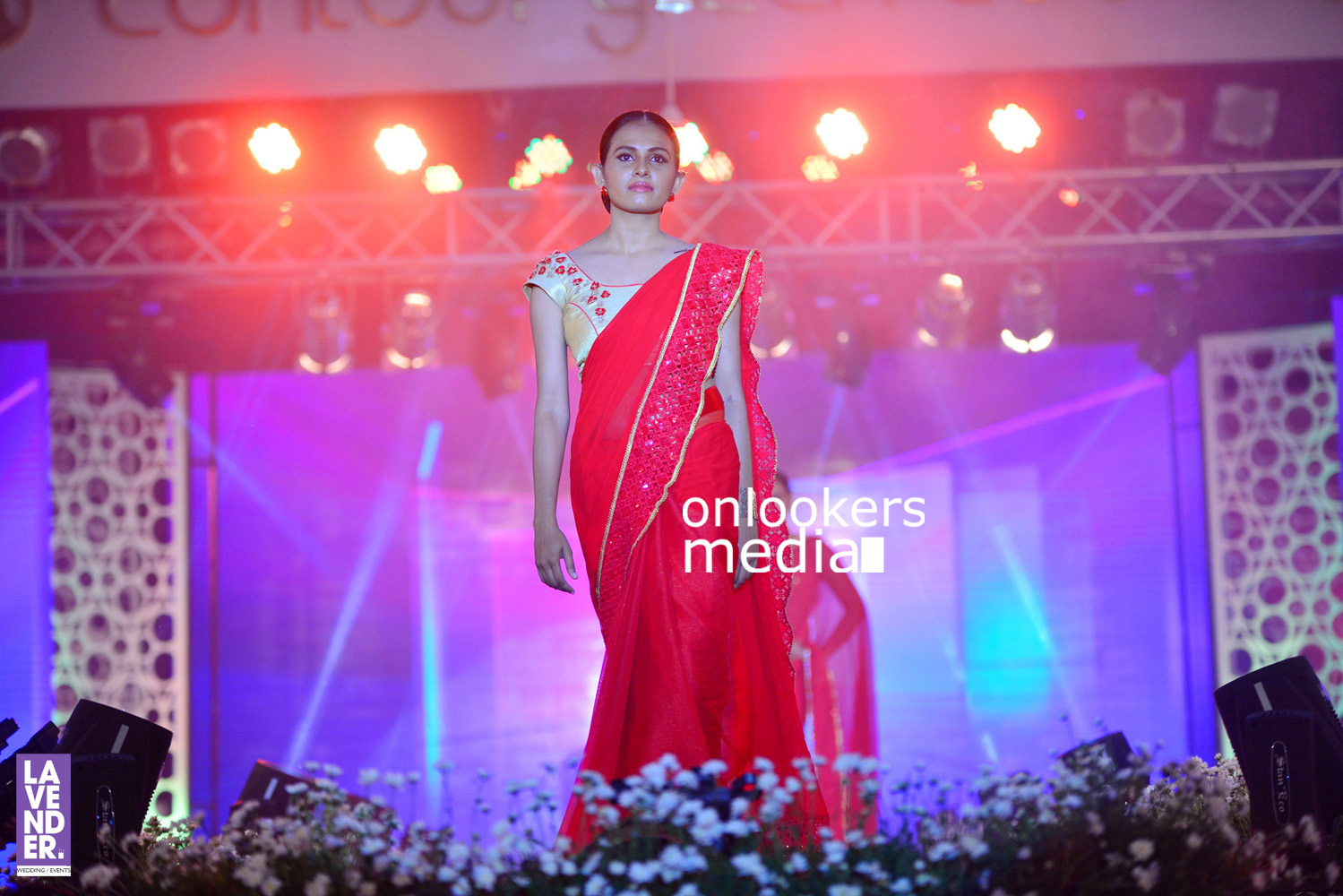 http://onlookersmedia.in/wp-content/uploads/2016/07/Saptamukhi-2016-Mahalekshmi-Silks-fashion-show-stills-photos-58.jpg
