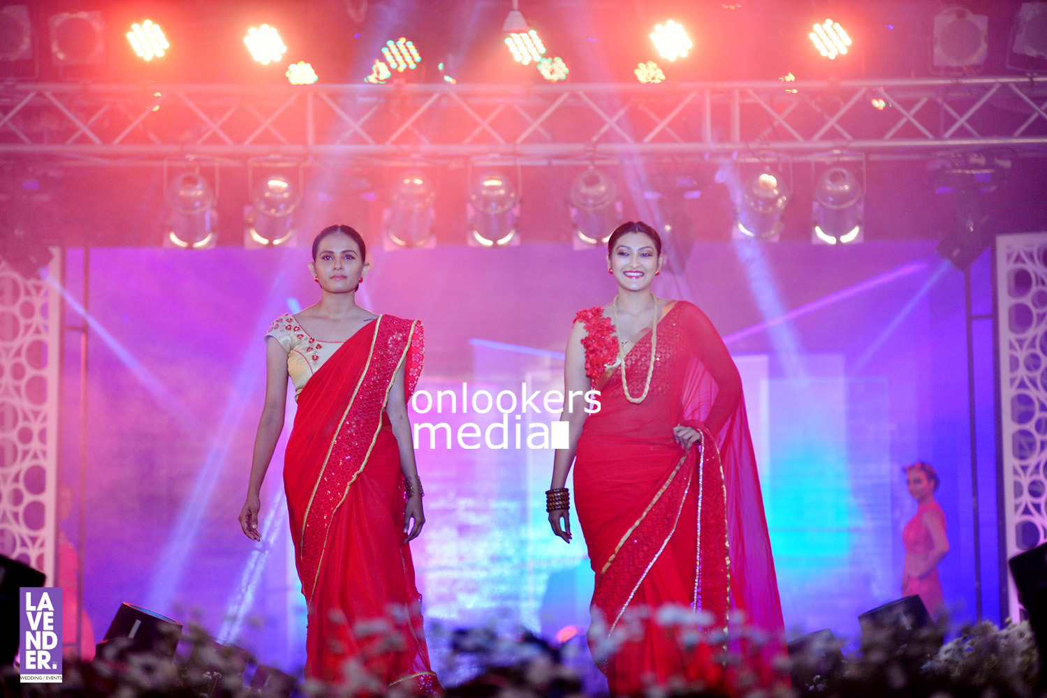 http://onlookersmedia.in/wp-content/uploads/2016/07/Saptamukhi-2016-Mahalekshmi-Silks-fashion-show-stills-photos-62.jpg