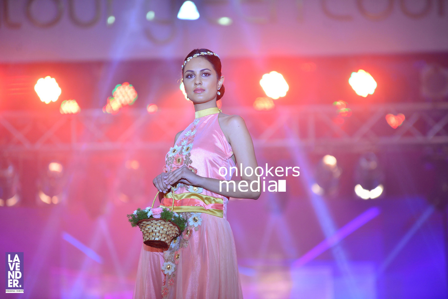 http://onlookersmedia.in/wp-content/uploads/2016/07/Saptamukhi-2016-Mahalekshmi-Silks-fashion-show-stills-photos-83.jpg