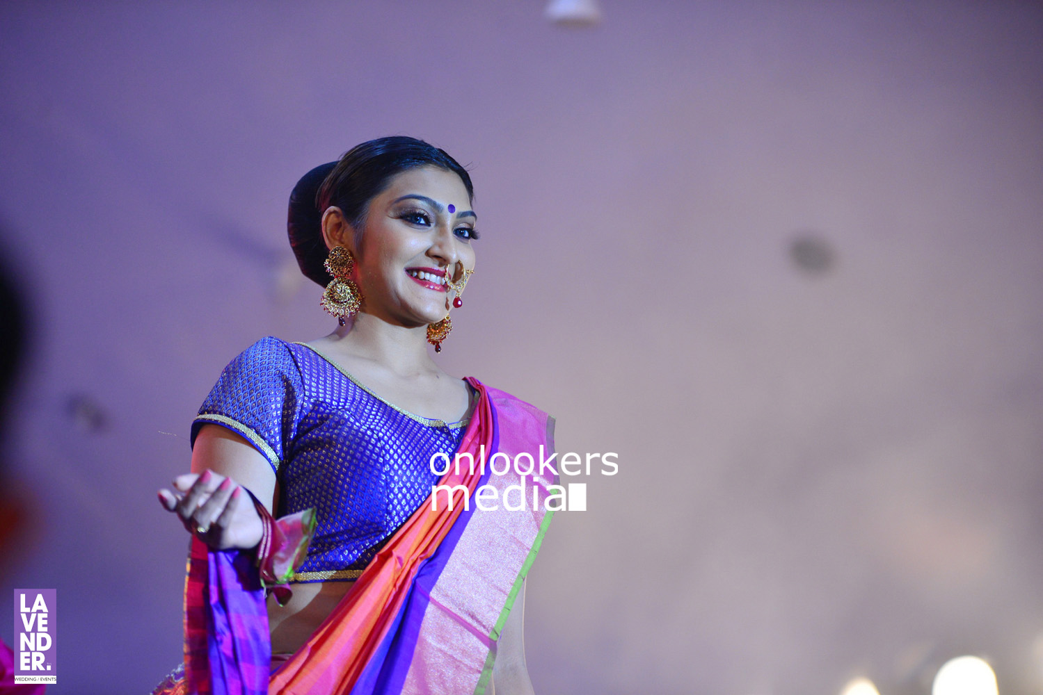 http://onlookersmedia.in/wp-content/uploads/2016/07/Saptamukhi-2016-Mahalekshmi-Silks-fashion-show-stills-photos-99.jpg