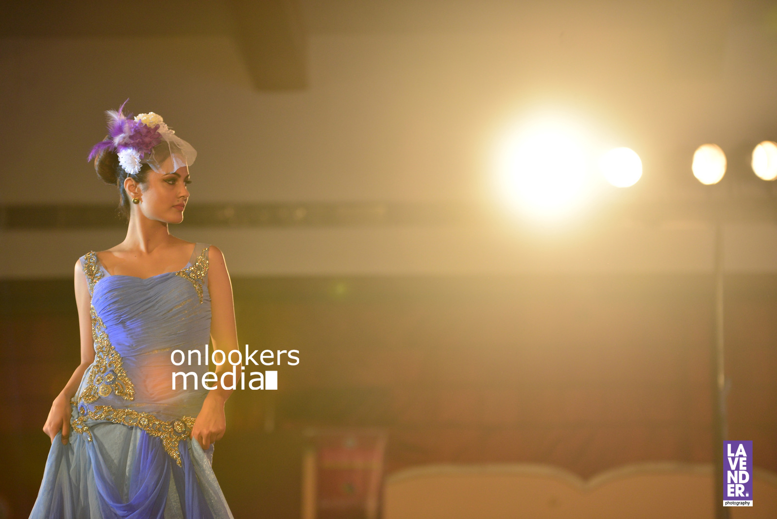 https://onlookersmedia.in/wp-content/uploads/2016/07/saptamukhi-2016-mahalekshmi-silks-fashion-show-43.jpg