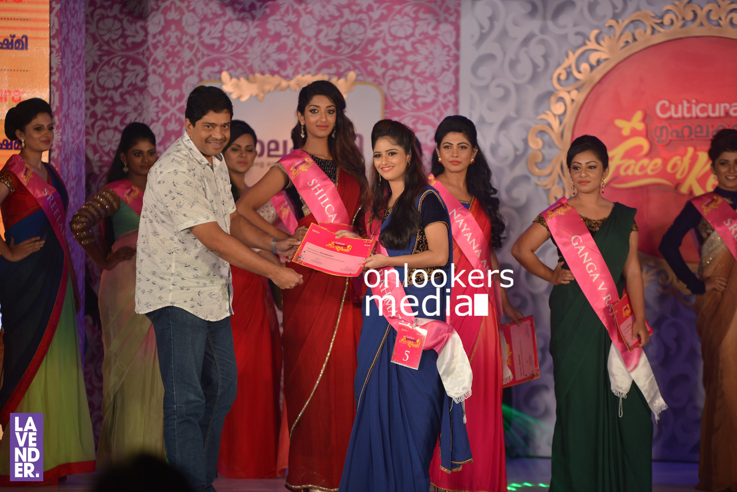 https://onlookersmedia.in/wp-content/uploads/2016/08/Grihalakshmi-Face-of-Kerala-2016-grand-finale-stills-photos-278.jpg