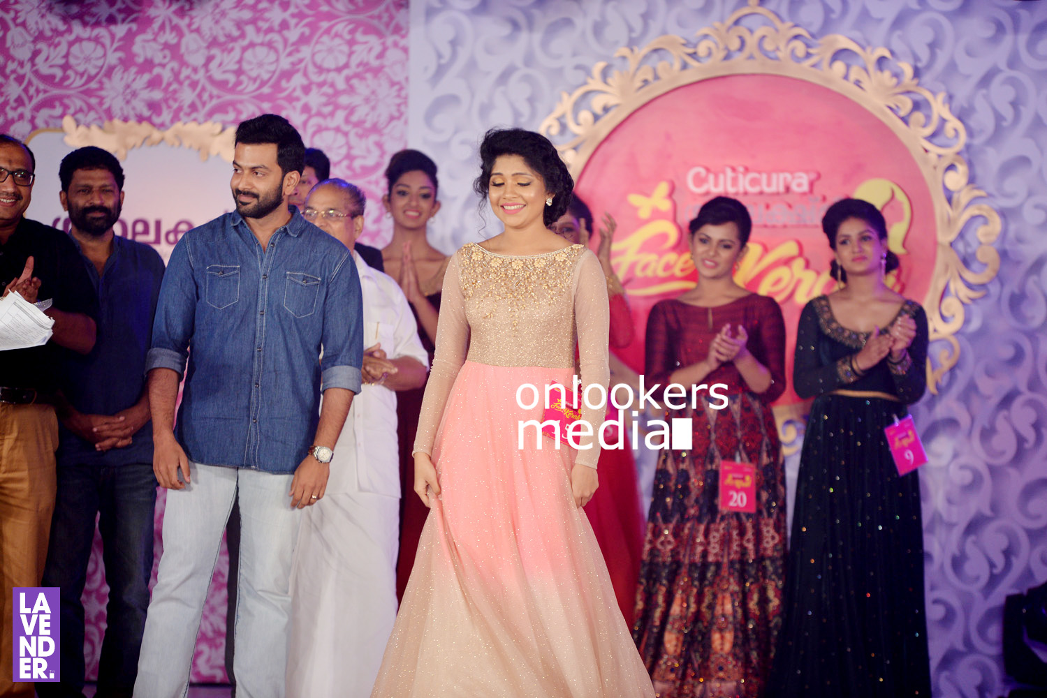 https://onlookersmedia.in/wp-content/uploads/2016/08/Grihalakshmi-Face-of-Kerala-2016-grand-finale-stills-photos-493.jpg