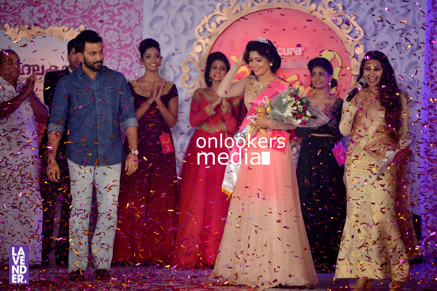 https://onlookersmedia.in/wp-content/uploads/2016/08/Grihalakshmi-Face-of-Kerala-2016-grand-finale-stills-photos-506.jpg