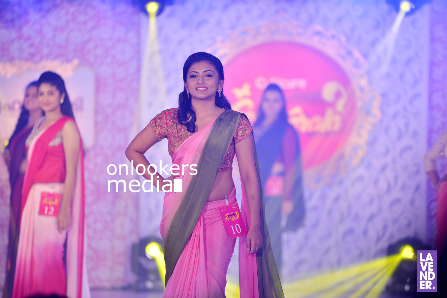 https://onlookersmedia.in/wp-content/uploads/2016/08/Grihalakshmi-Face-of-Kerala-2016-grand-finale-stills-photos-98.jpg