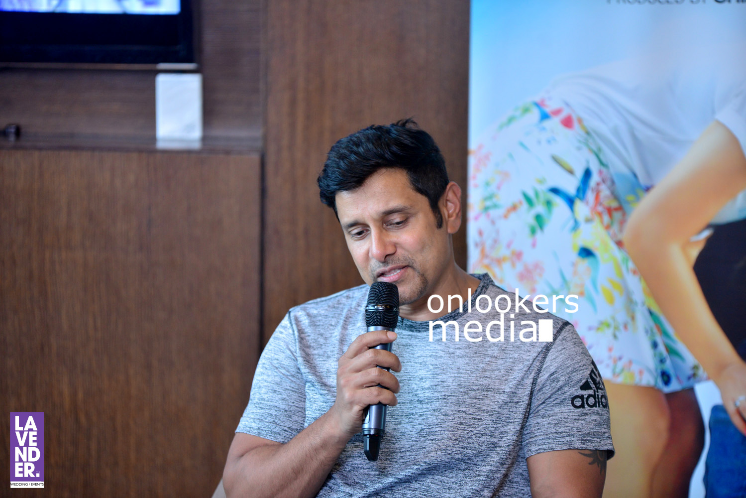 https://onlookersmedia.in/wp-content/uploads/2016/08/Vikram-Iru-Mugan-promotion-Stills-Photos-Kochi-Kerala-47.jpg
