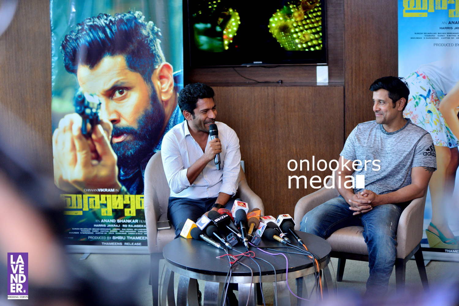 https://onlookersmedia.in/wp-content/uploads/2016/08/Vikram-Iru-Mugan-promotion-Stills-Photos-Kochi-Kerala-53.jpg